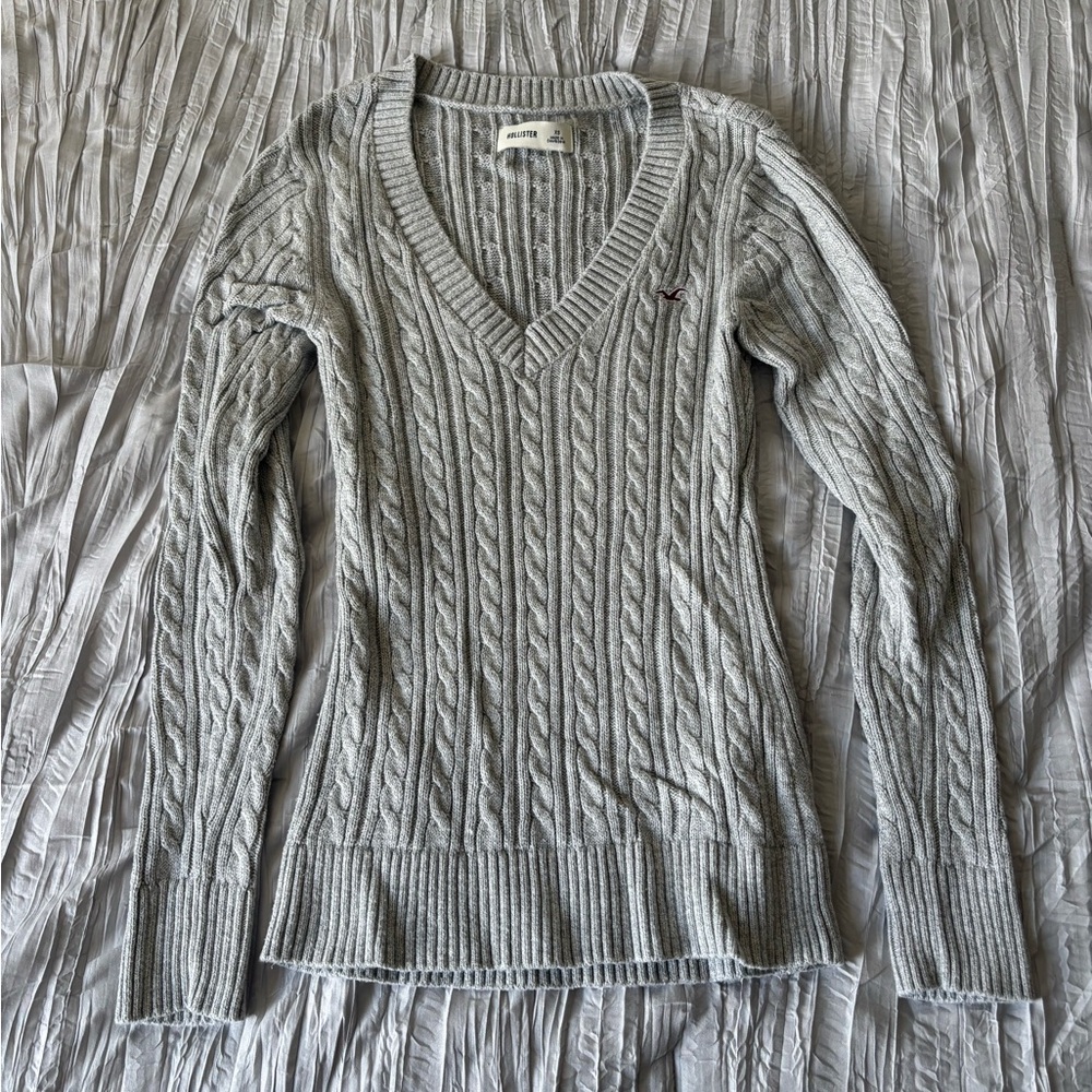 Hollister grey cable-knit v-neck sweater